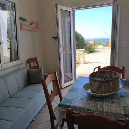 Gaspare Fronte Mare Villa *