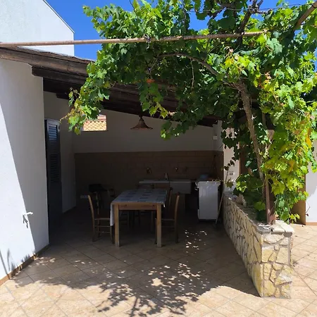 Gaspare Fronte Mare Villa *